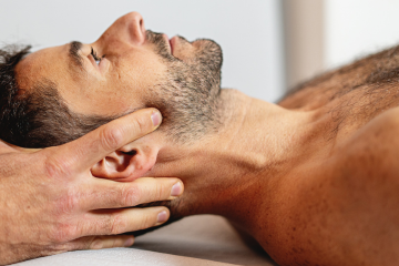 Entspannung des Nervensystems für Erwachsene durch Craniosacral-Therapie zur Behandlung von Blockaden und Stress im 3Med Zentrum Bern.